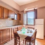 Appartamento 1 Bedroom Awesome In
