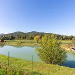 Appartamento 1 Bedroom Awesome In