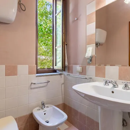 1 Bedroom Awesome In Apartamento